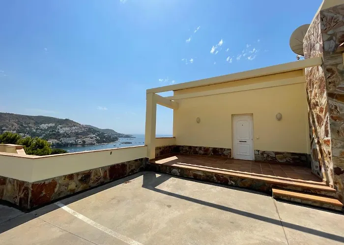 Appartement Marina 1 *
